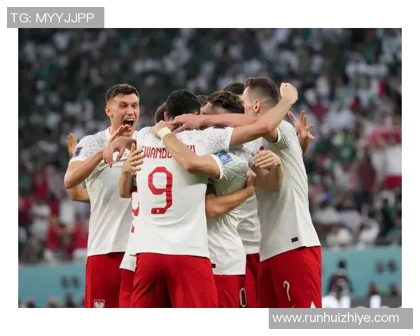 足球迷群体热议球星表现引发热烈讨论球员实力与球迷期待之间的碰撞